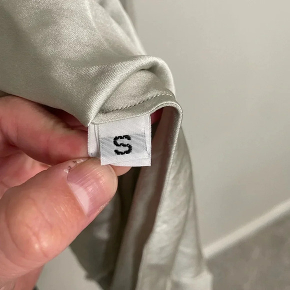 Ramey Brook 100% Silk Dual Toned Faux Wrap Sleeveless Blouse - Picture 8 of 9